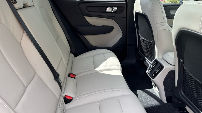 Volvo XC40 2.0 B3P Ultra Dark 5dr Auto Petrol Estate